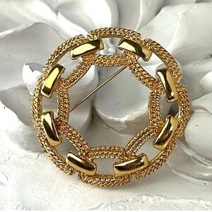 Gold  Circle Chain Brooch